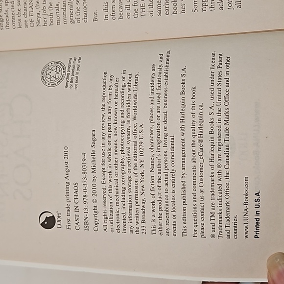Luna Book CAST IN CHAOS THE chronicles of Elantra Michelle Sagara 2010 Paperback - Picture 7 of 17